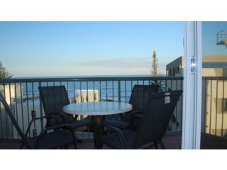 Unit 5 Sanctuary Shores, Kings Beach - Free Wifi! Guest house, Caloundra - 4