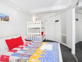 Sirocco 506 by G1 Holidays - Two Bedroom Beachfront Apartment in Sirocco Resort Apartment, Mooloolaba - 4