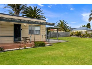 Unit 8 @ Ocean Bridge Guest house, Lakes Entrance - 2