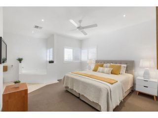 Unit 9 1 Park Cr 200m to cafes and 400m to beach Apartment, Sunshine Beach - 5