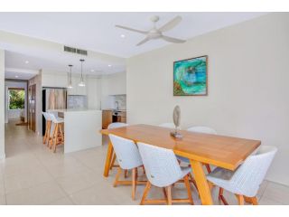 Unit 9 - 103 Cooloola Drive - Rainbow Beach - Stunning Ocean Views - Seabreezes - Aircon - Wi-Fi Guest house, Rainbow Beach - 3