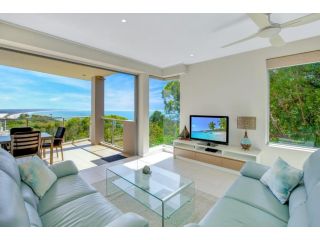 Unit 9 - 103 Cooloola Drive - Rainbow Beach - Stunning Ocean Views - Seabreezes - Aircon - Wi-Fi Guest house, Rainbow Beach - 2