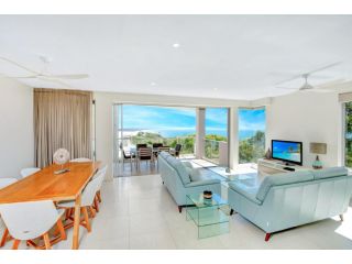 Unit 9 - 103 Cooloola Drive - Rainbow Beach - Stunning Ocean Views - Seabreezes - Aircon - Wi-Fi Guest house, Rainbow Beach - 5