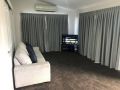 Updated 2-bedroom cottage full of country charm! Guest house, Queensland - thumb 6