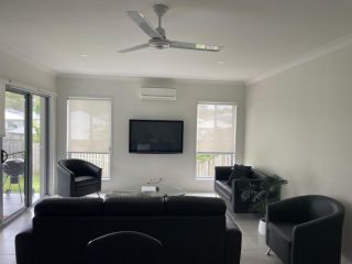 Upper Coomera Castle 1 Guest house, Gold Coast - 1
