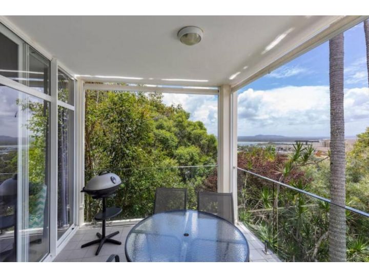 UPPER HASTINGS ST Views to die for up in Little Cove, Noosa Heads Apartment, Noosa Heads - imaginea 14