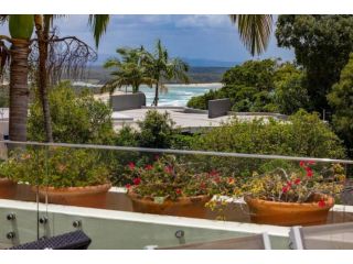 UPPER HASTINGS ST Views to die for up in Little Cove, Noosa Heads Apartment, Noosa Heads - 3