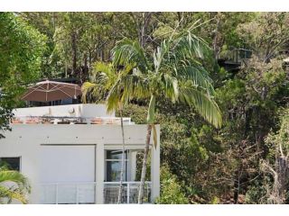 UPPER HASTINGS ST Views to die for up in Little Cove, Noosa Heads Apartment, Noosa Heads - 5