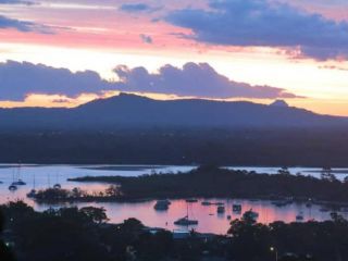 UPPER HASTINGS ST Views to die for up in Little Cove, Noosa Heads Apartment, Noosa Heads - 4