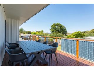 Upstairs Cottage On Beachurst Apartment, Dromana - 2