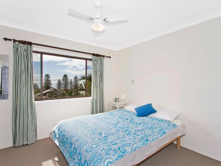 Family Beachside Getaway with BBQ and Patio Guest house, Terrigal - imaginea 5