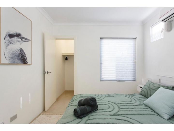 Urban Living Apartment, Perth - imaginea 8