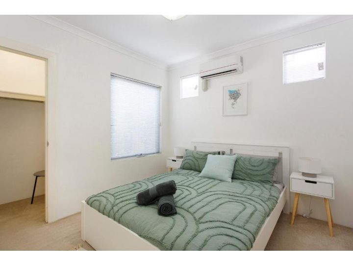 Urban Living Apartment, Perth - imaginea 5