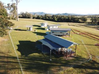 Valley Cabins By The Creek Villa, Queensland - 2