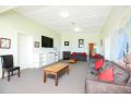 Victor Harbor Beachfront Bliss + WiFi Guest house, Victor Harbor - thumb 7