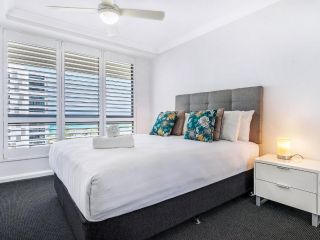 Victoria Square 2 Bed Ocean View Broadbeach Apartment, Gold Coast - 1