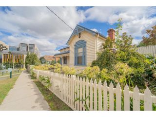 Victorian Cottage Memoir Walk to Hospital Guest house, Bendigo - 2