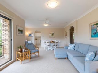 Victory Court, Unit 3/3 Columbia Close Apartment, Nelson Bay - 2