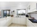Spacious Home with Valley Views and Backyard Guest house, Mudgee - thumb 8
