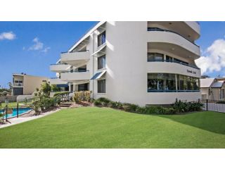 Views, Pool, Air Conditioning - Karoonda Sands Welsby Pde, Bongaree Guest house, Bongaree - 3