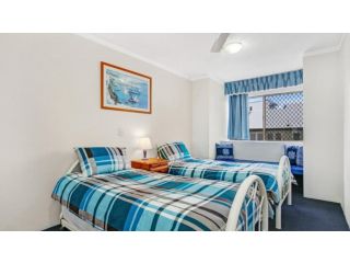 Views, Pool, Air Conditioning - Karoonda Sands Welsby Pde, Bongaree Guest house, Bongaree - 5