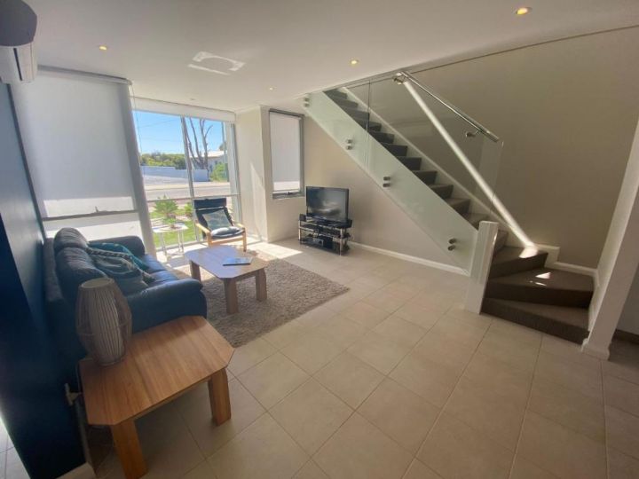 Villa 2 on Dalton Villa, Jurien Bay - imaginea 3