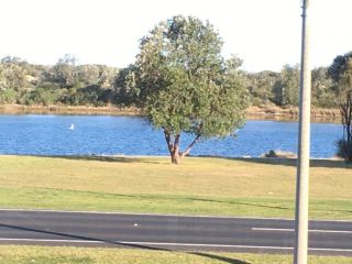 Villa by the Lake Apartment, Lakes Entrance - 2