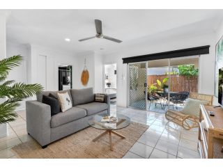Villa Casa- Spacious apartment with lush courtyard Apartment, Queensland - 2