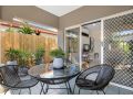 Villa Casa- Spacious apartment with lush courtyard Apartment, Queensland - thumb 6