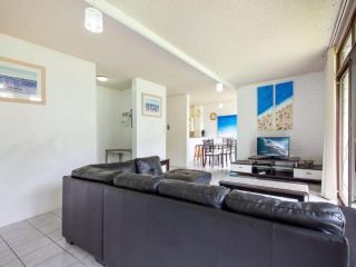 Villa Ellisa, Unit 1/10 Columbia Close Apartment, Nelson Bay - 3