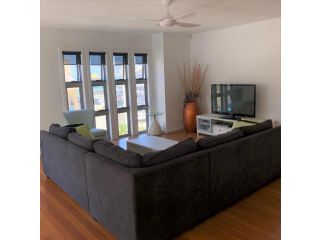 Villa Garfield Surfers Paradise Guest house, Gold Coast - 4