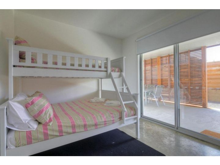 Villa Moyne - located in a quiet cul de sac and designed for beach families Guest house, Port Fairy - imaginea 11
