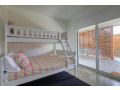 Villa Moyne - located in a quiet cul de sac and designed for beach families Guest house, Port Fairy - thumb 11