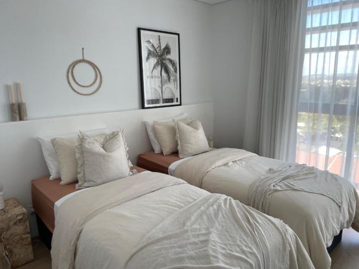 Villa Sol - Luxury 3 Bedroom Villa in Kirra Apartment, Gold Coast - imaginea 7