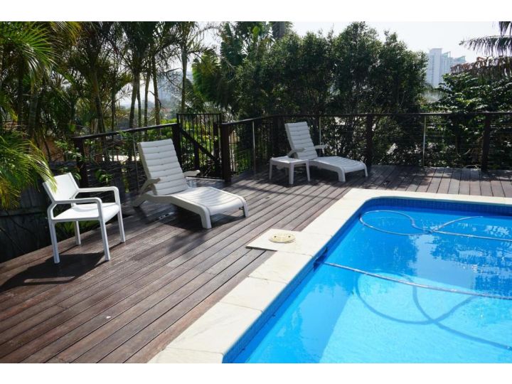 Villa with Views & Pool Guest house, Gold Coast - imaginea 10