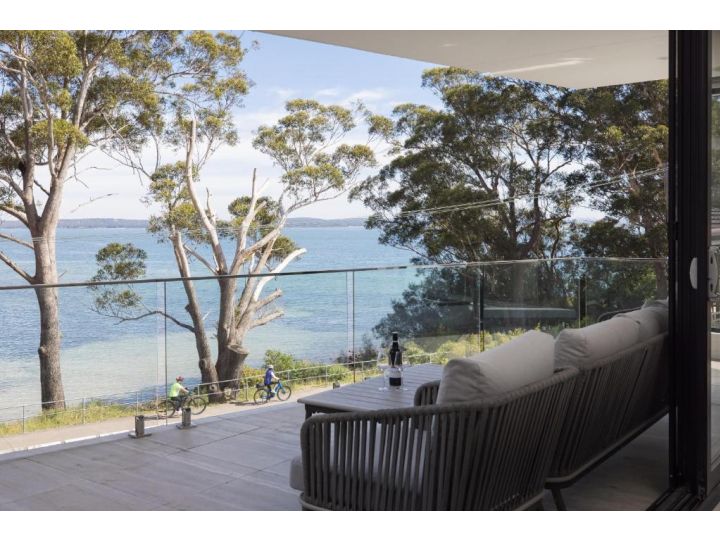 Vueone - Nelson Bay Beach House that is pure luxury Guest house, Nelson Bay - imaginea 5