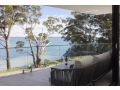 Vueone - Nelson Bay Beach House that is pure luxury Guest house, Nelson Bay - thumb 5
