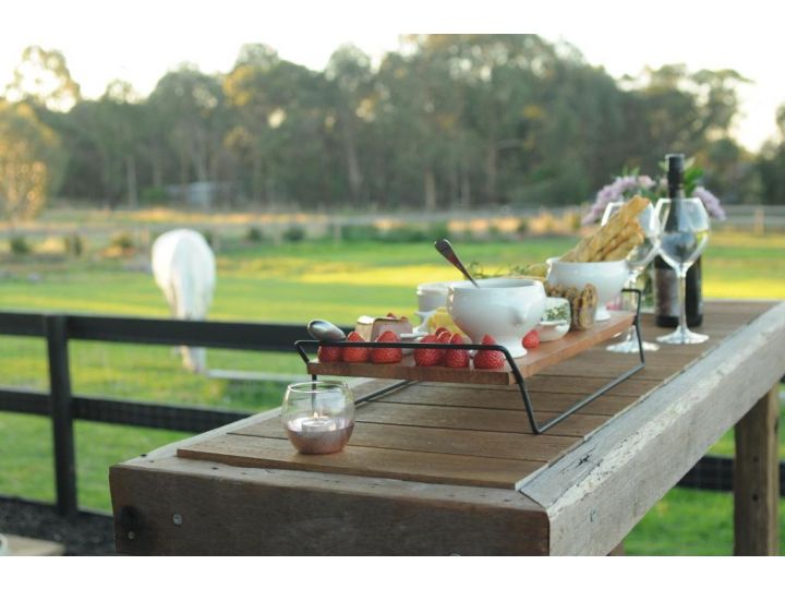 Wagtail Nest Country Retreat - Longford Vic 3851 Bed and breakfast, Sale - imaginea 2