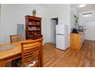 Easy Going Holiday Unit on McKenzie MK5 Apartment, Cairns - 3