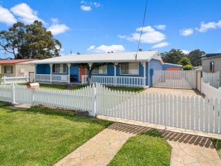 Walk to Everything In Huskisson Central Location and Sleeps 10 Guest house, Huskisson - 2