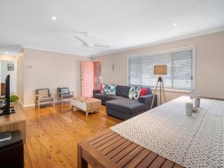 Walk to Everything In Huskisson Central Location and Sleeps 10 Guest house, Huskisson - 4
