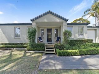 Walking Distance to Everything in Huskisson Guest house, Huskisson - 1
