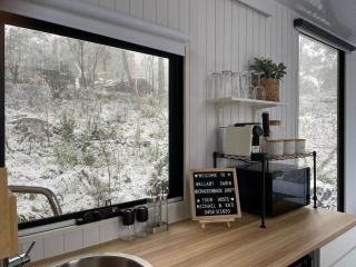 Wallaby Cabin Guest house, Crackenback - 3