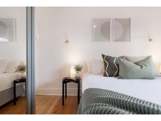 Walter Cottage: As Cosy As It Is Convenient Apartment, Kings Park - 2
