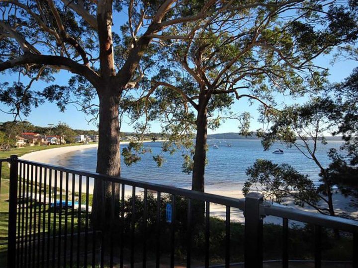 Wanda Magic&#x27; 19 Randall Drive - beautiful water front house Guest house, Salamander Bay - imaginea 20