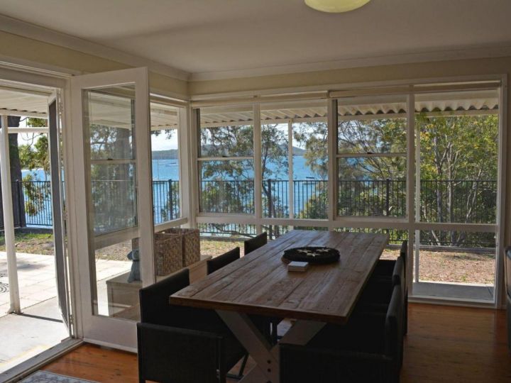 Wanda Magic&#x27; 19 Randall Drive - beautiful water front house Guest house, Salamander Bay - imaginea 10