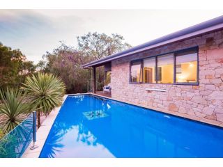 Wanderlust - Luxe Resort Style, Pool Side Beach Retreat - Margaret River Properties Guest house, Quindalup - 5