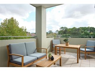 Warrawee Premium 2 Bed Apartment w Large Balcony and Secure Parking Apartment, New South Wales - 2