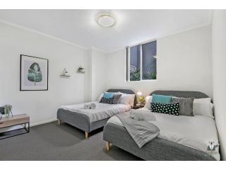 WARRICK FRAM 3 BEDS APT FREE PARKING WALK TO WESTFIELD CLOSE TO HOSPITAL NWF003 Apartment, New South Wales - 4