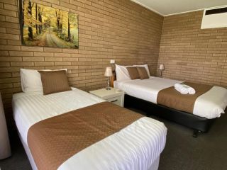 Warrina Motor Inn Hotel, Wodonga - 3